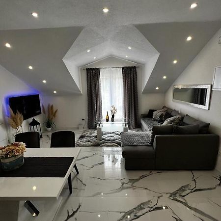 Luxury Apartment Megy Otočac Exterior foto