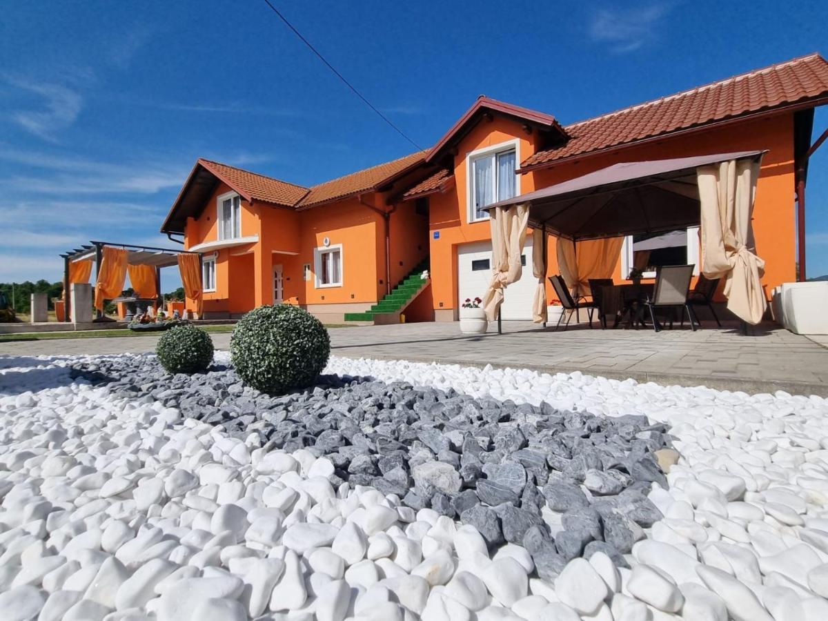 Luxury Apartment Megy Otočac Exterior foto