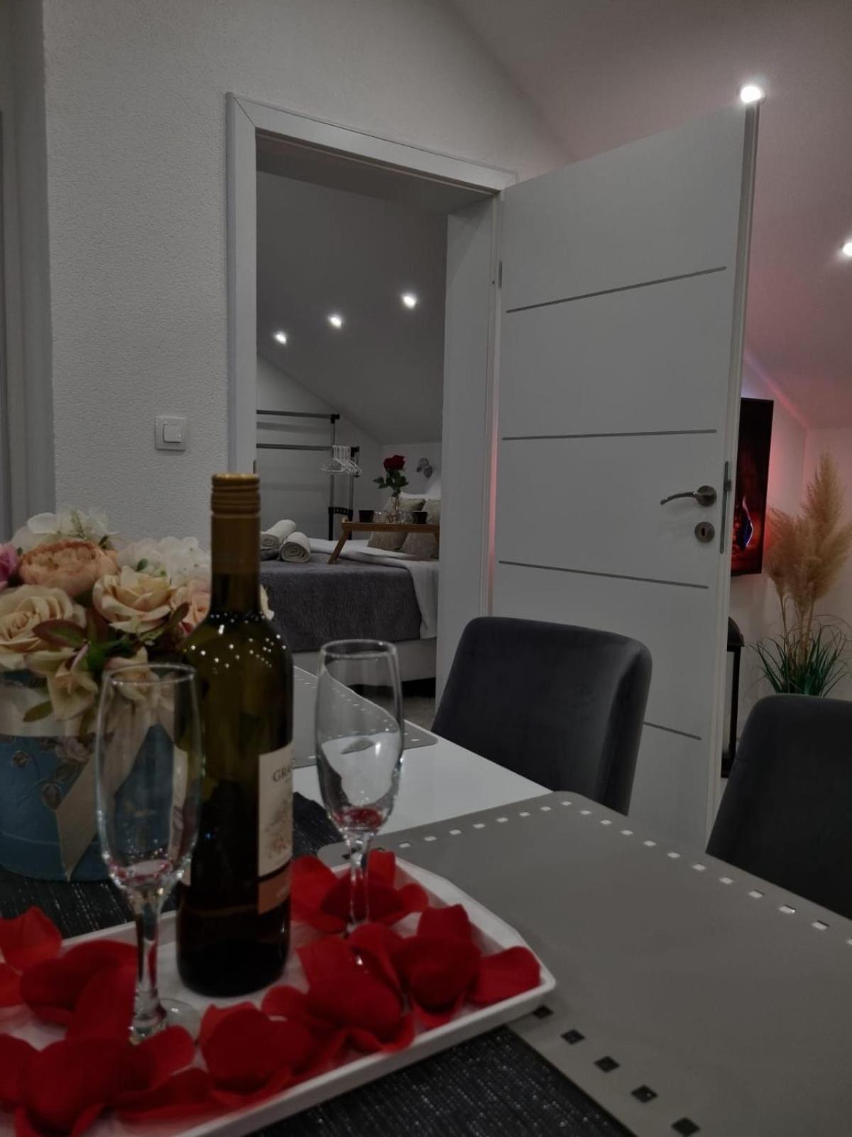 Luxury Apartment Megy Otočac Exterior foto